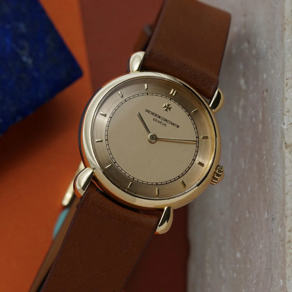 Vacheron Constantin des années 1980, référence 15084, or 18 carats, cadran Sigma, remontage manuel, boucle maltaise en or 18 carats
