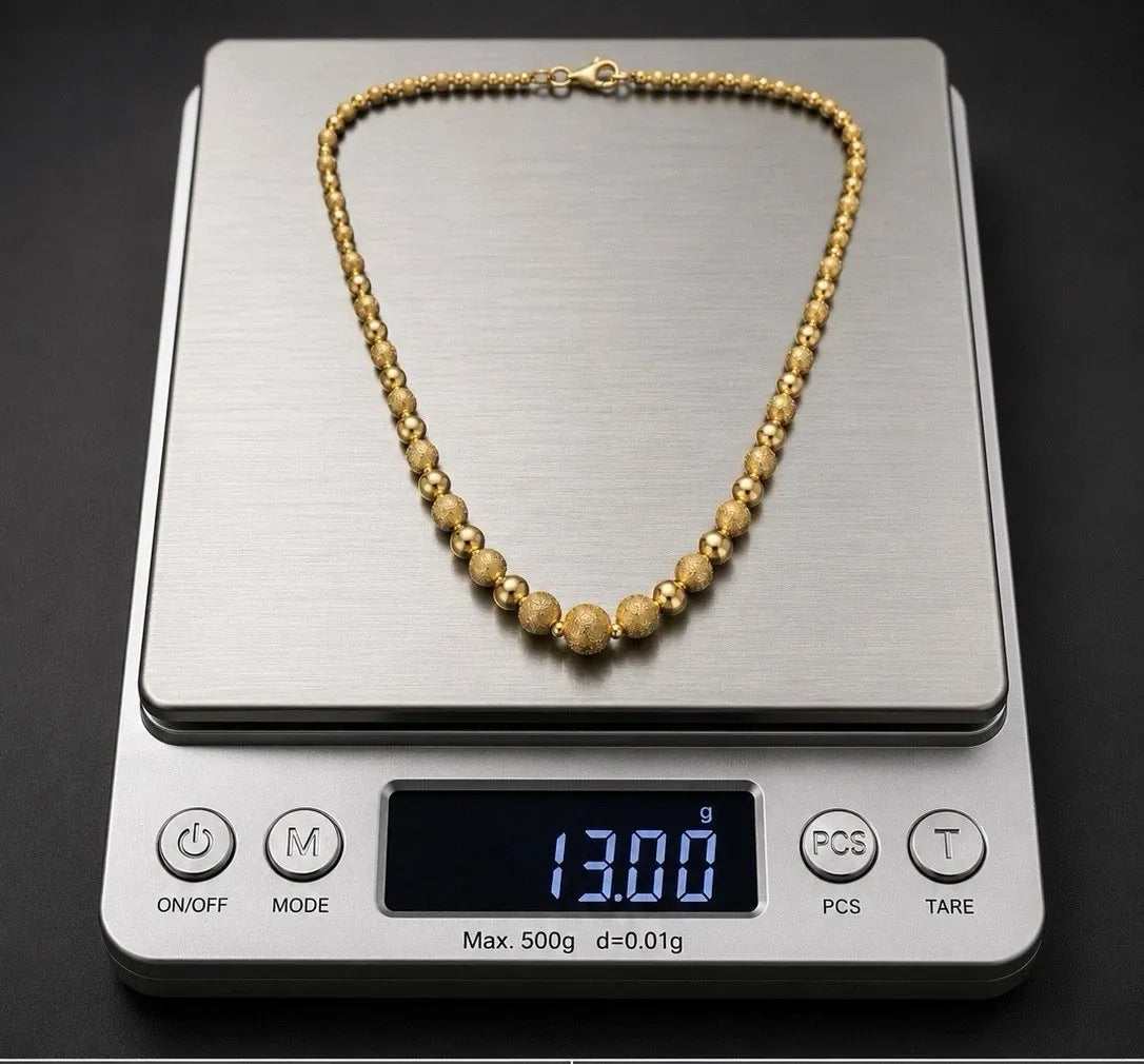 COLLIER VINTAGE EN OR JAUNE 18 CARATS (750) taille 13 BOULES SATINÉES ET BRILLANTES - 45 CM-