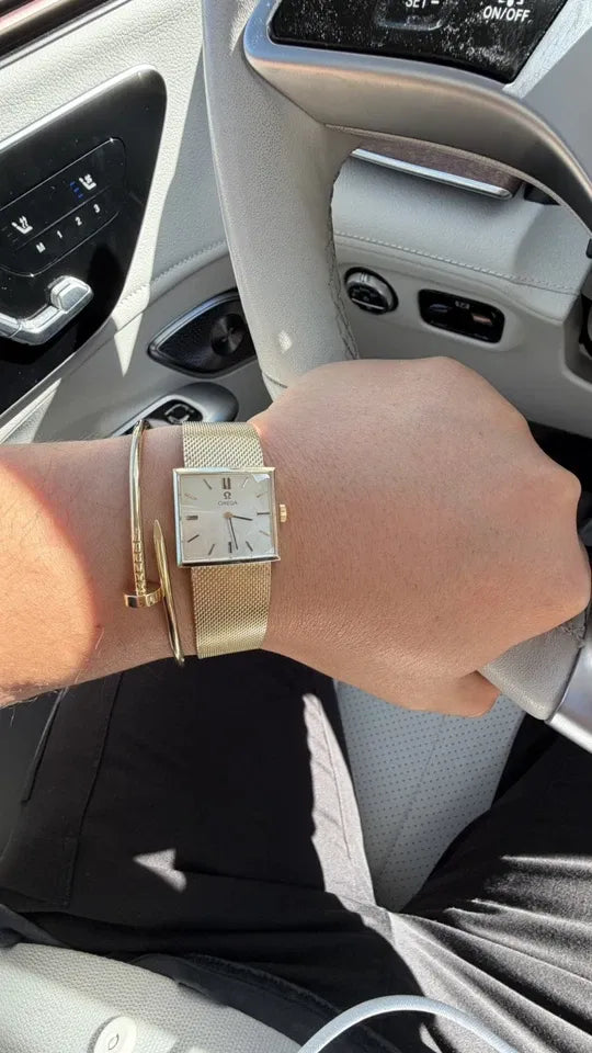 RARE montre vintage Omega carrée en or 14 carats avec bracelet maille (1966, 40 g) 7,5 à 8 po-