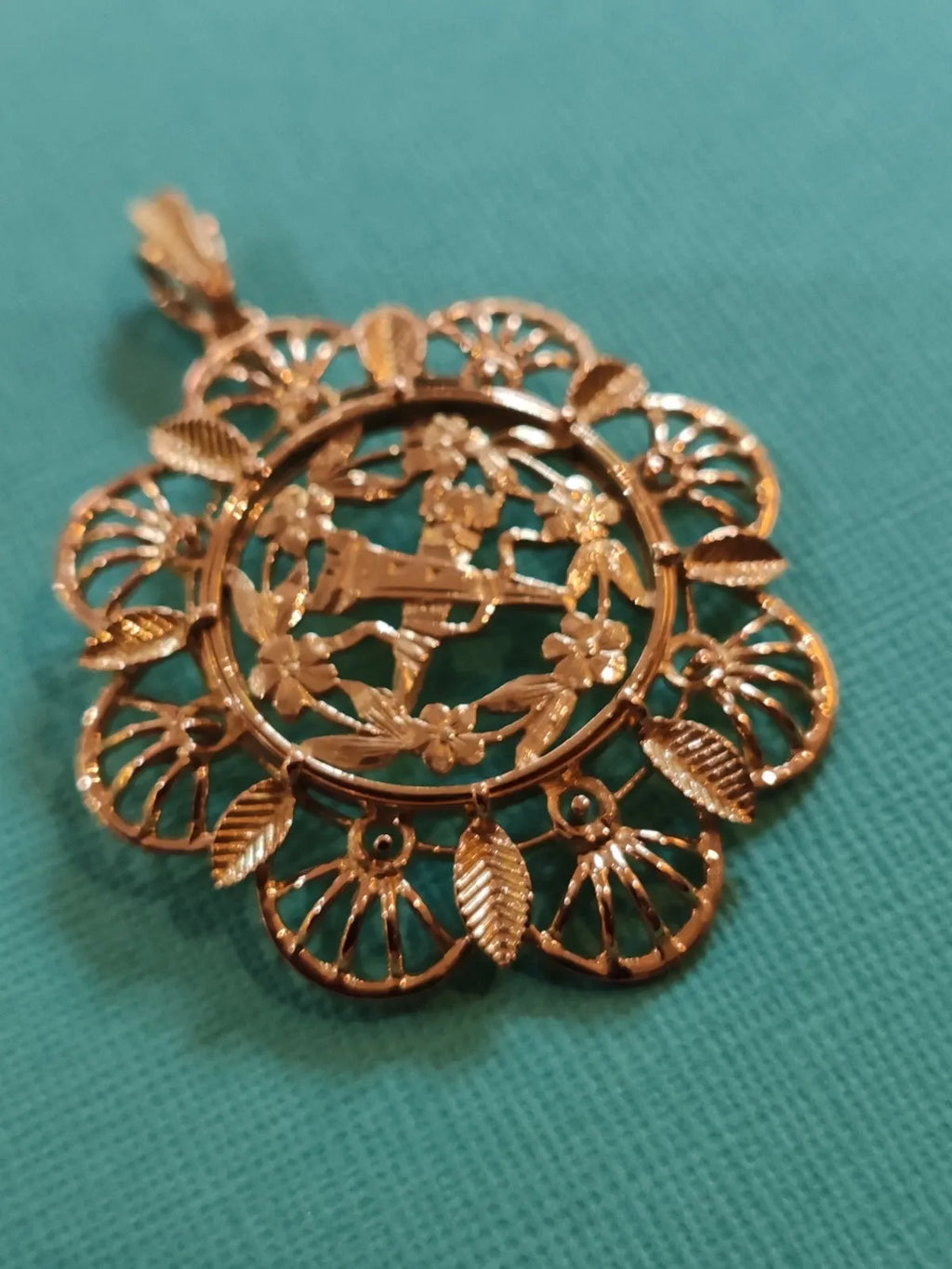 Pendentif ancien or jaune 18 carats