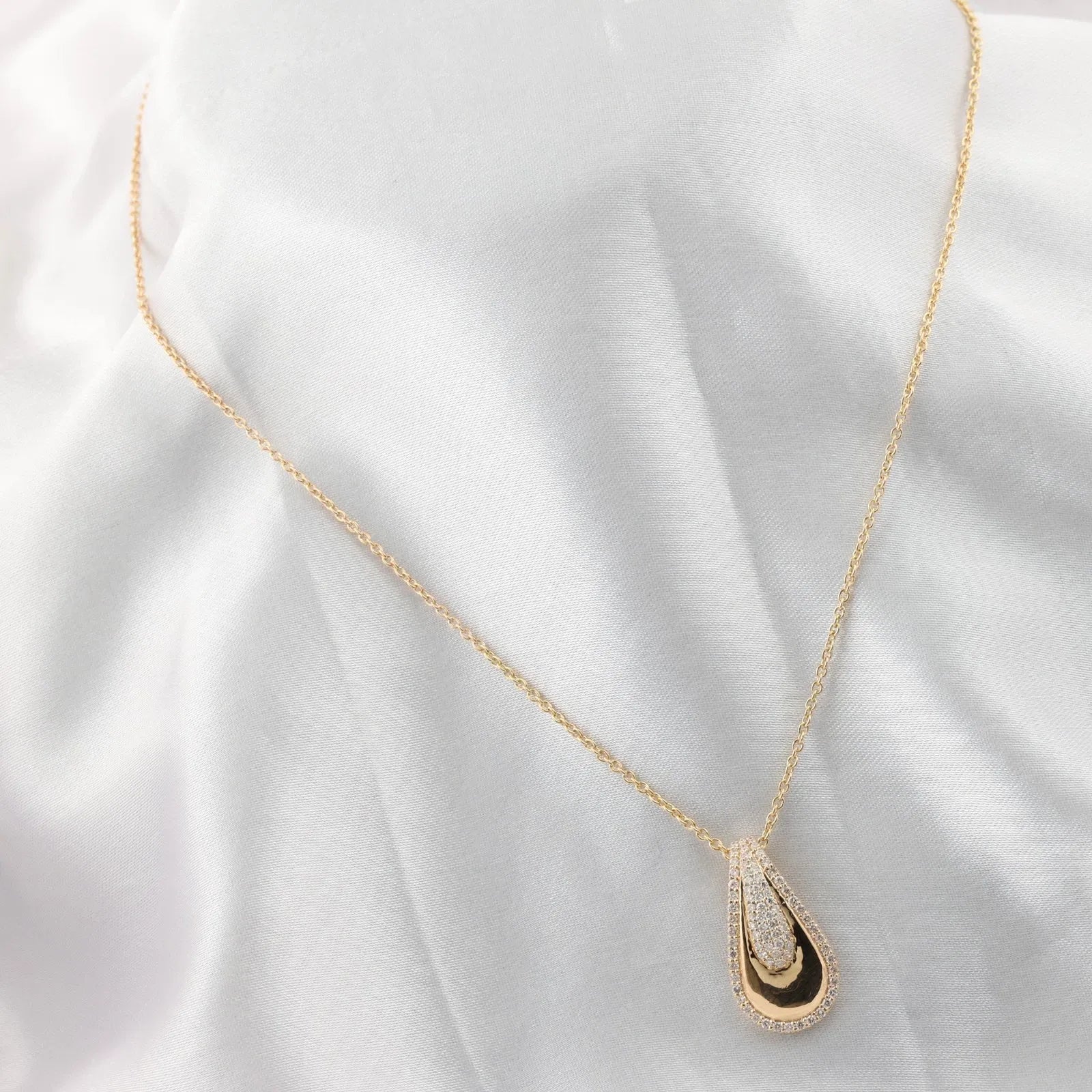Pendentif Chaîne En Or Jaune Massif 18 Carats Avec Diamant Naturel SI/H 0,48 Ct
