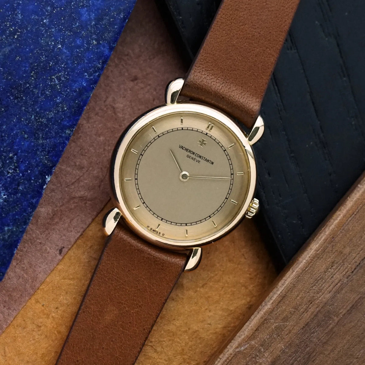 Vacheron Constantin des années 1980, référence 15084, or 18 carats, cadran Sigma, remontage manuel, boucle maltaise en or 18 carats