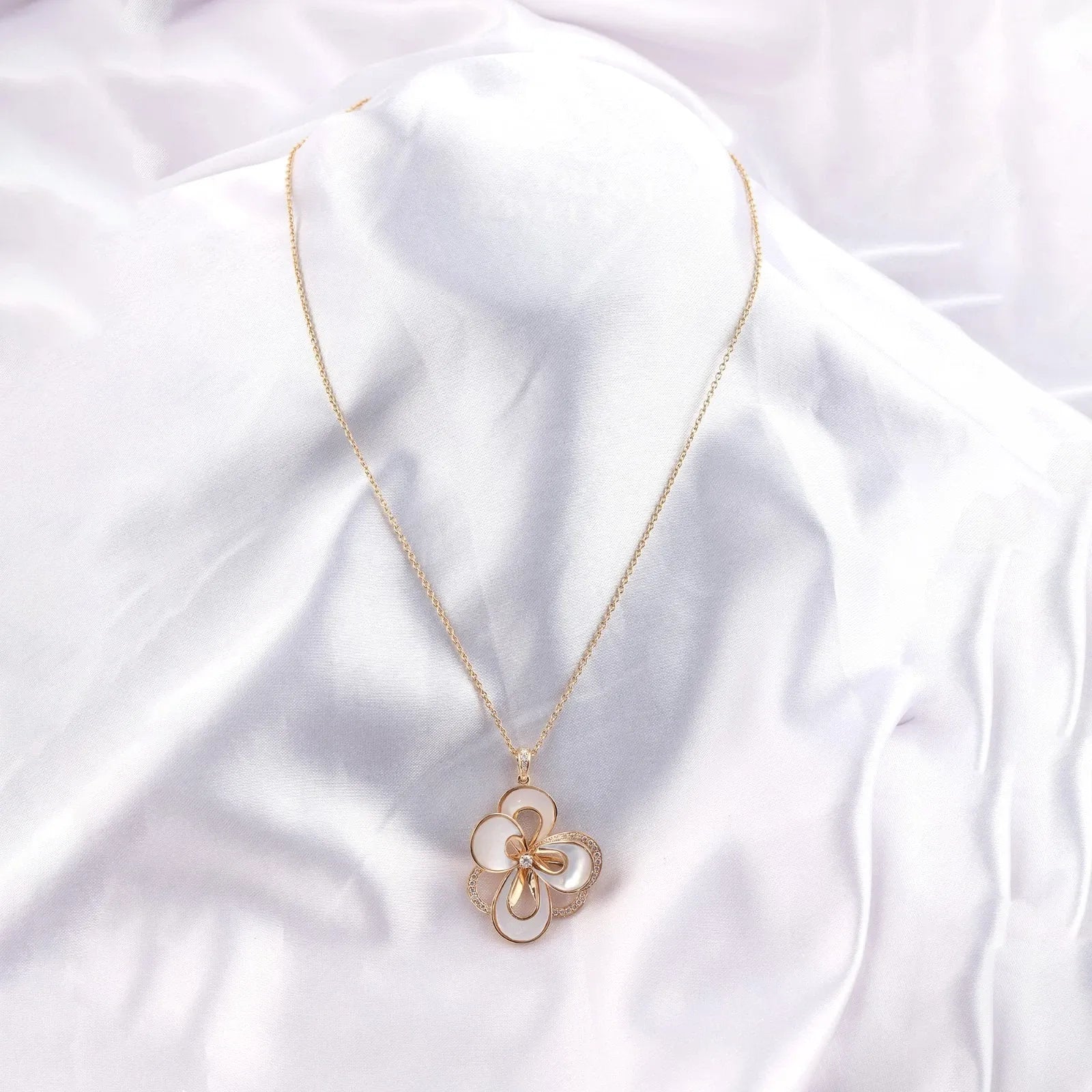 Pendentif Chaîne En Diamant SI/H De 5,51 CT En Nacre, Neuf En Or Jaune 18k