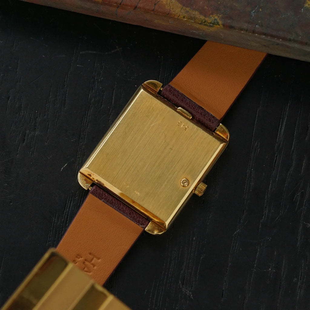 Vacheron Constantin, années 1990, modèle « Tank », cadran champagne, or jaune 18 carats, mouvement à quartz