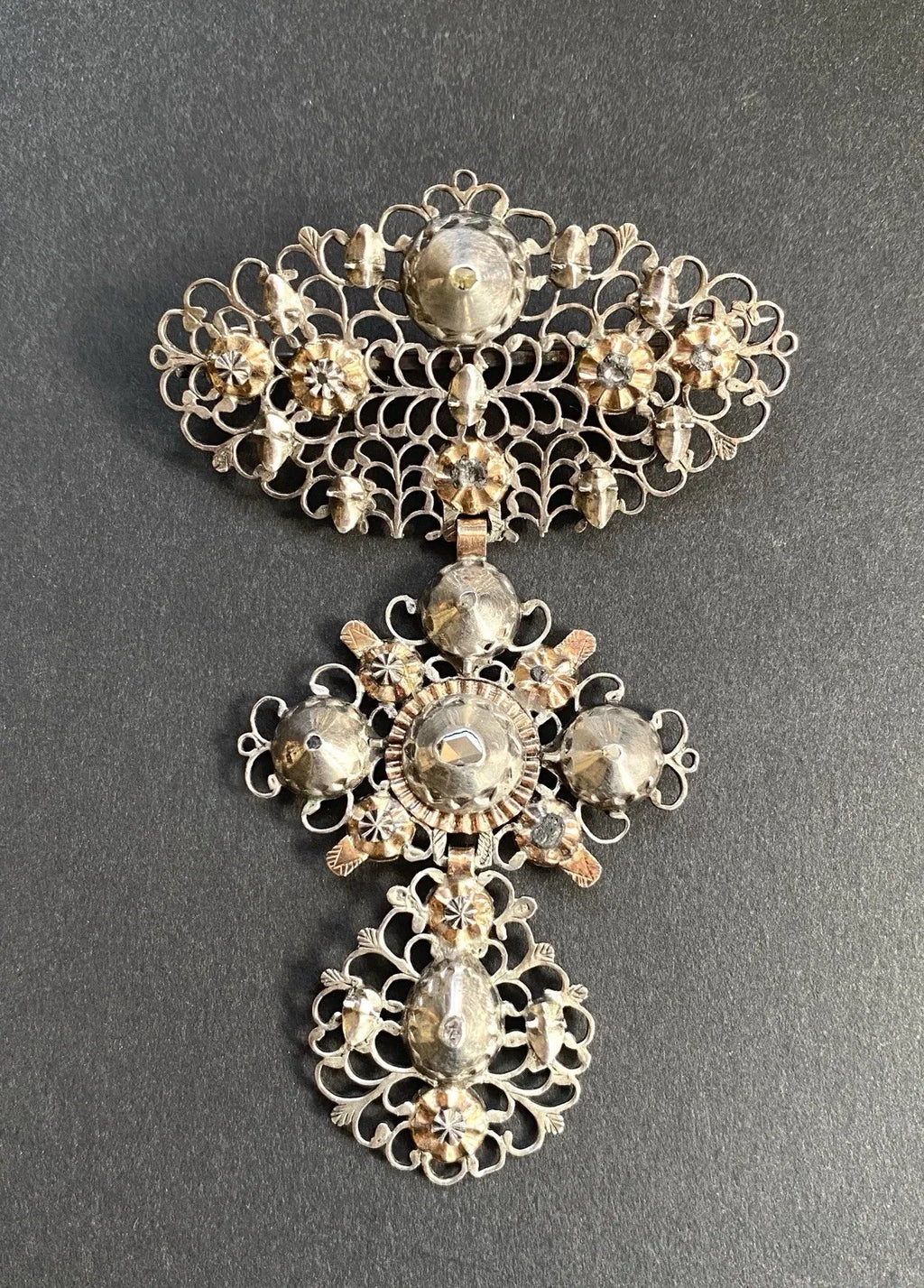 Bijou Début XIX. Croix Papillon Ou Croix Flamande montée En Broche. Argent, Or