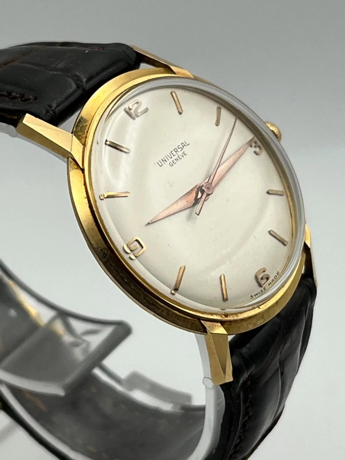 Universal Genève - Calatrava Or jaune 18k - Calibre 1005 - Montre vintage mécani