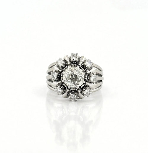 Bague ancienne en or blanc 18 carats et diamants