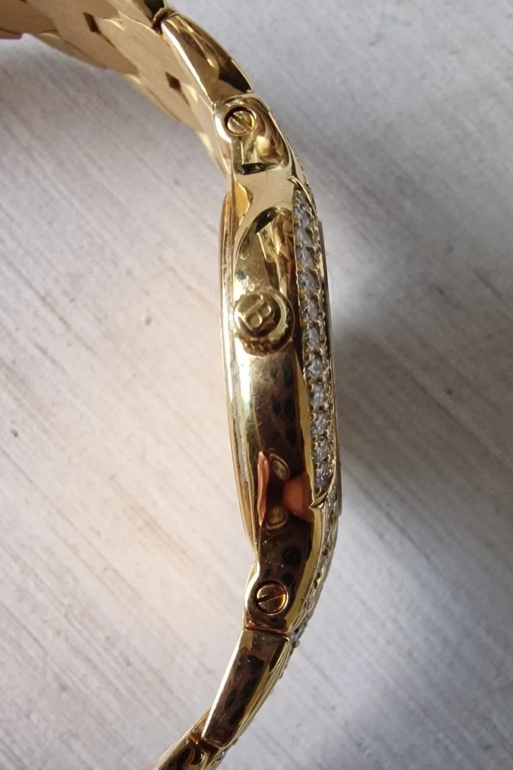 Montre pour femme Bucherer Medea en or jaune sertie de diamants, 1997