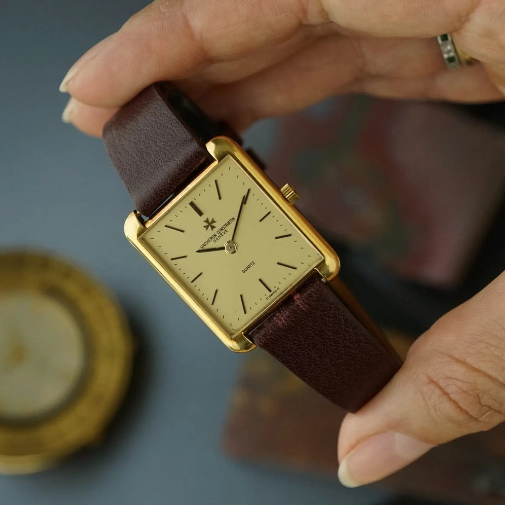 Vacheron Constantin, années 1990, modèle « Tank », cadran champagne, or jaune 18 carats, mouvement à quartz
