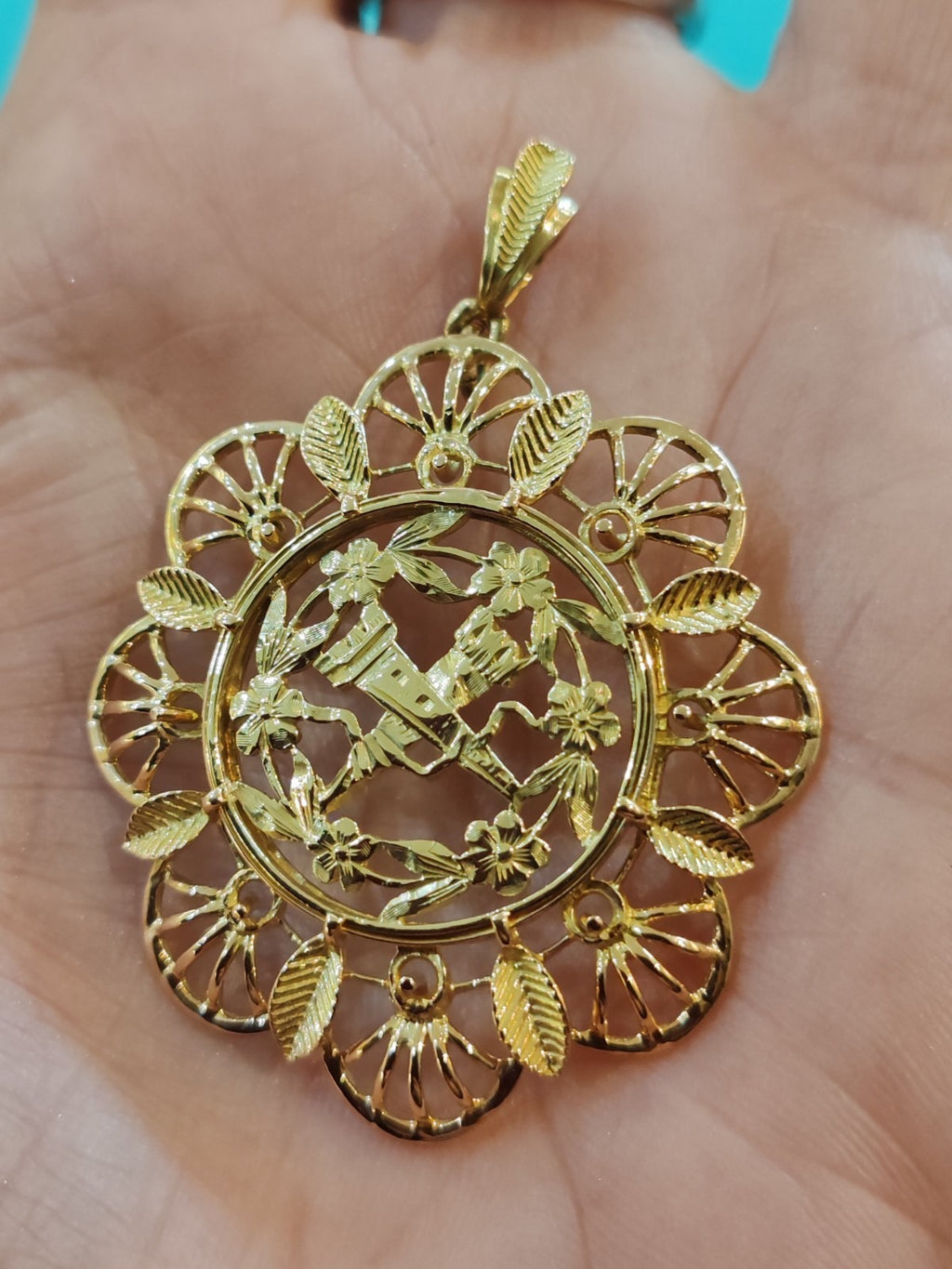 Pendentif ancien or jaune 18 carats