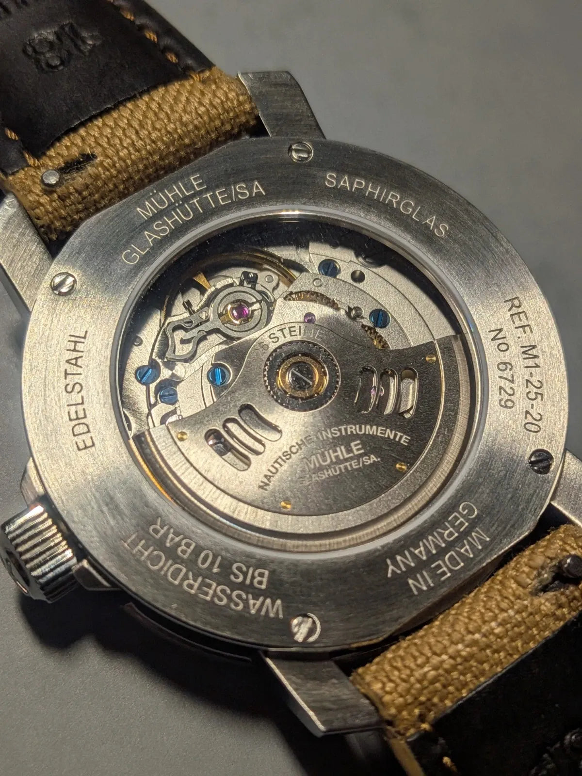 Mühle Glashütte 29ER, état neuf, avec bracelet en toile couleur sable_M1-25-29-CB