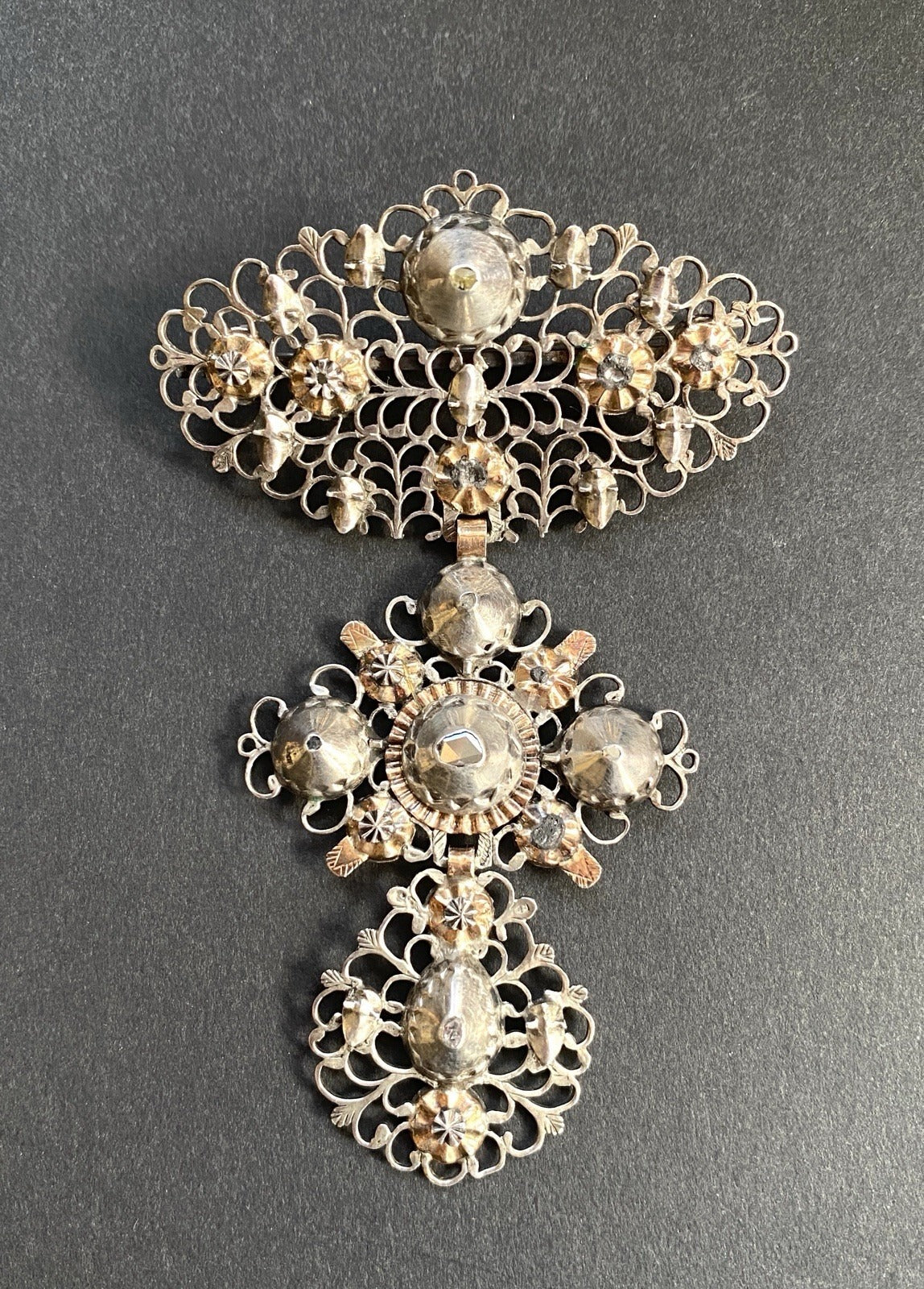 Bijou Début XIX. Croix Papillon Ou Croix Flamande montée En Broche. Argent, Or