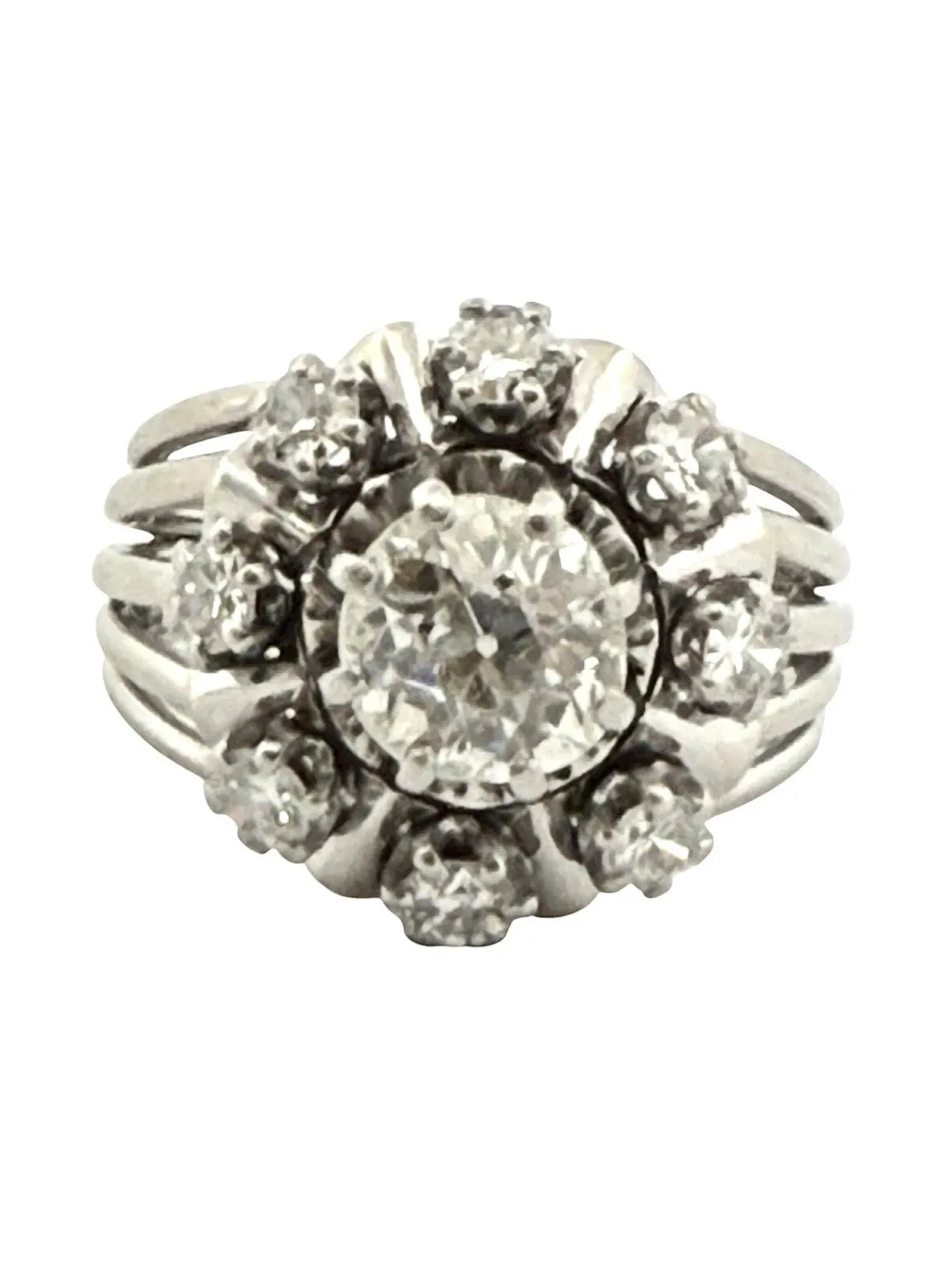 Bague ancienne en or blanc 18 carats et diamants