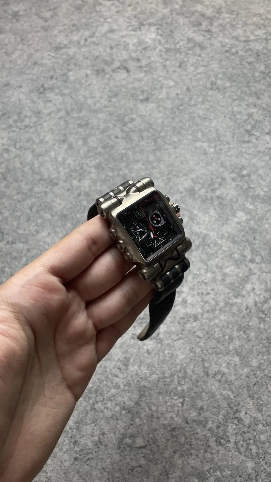 Oakley Minute Machine Time Tank Titanium 2000s vintage cyber y2k avant garde