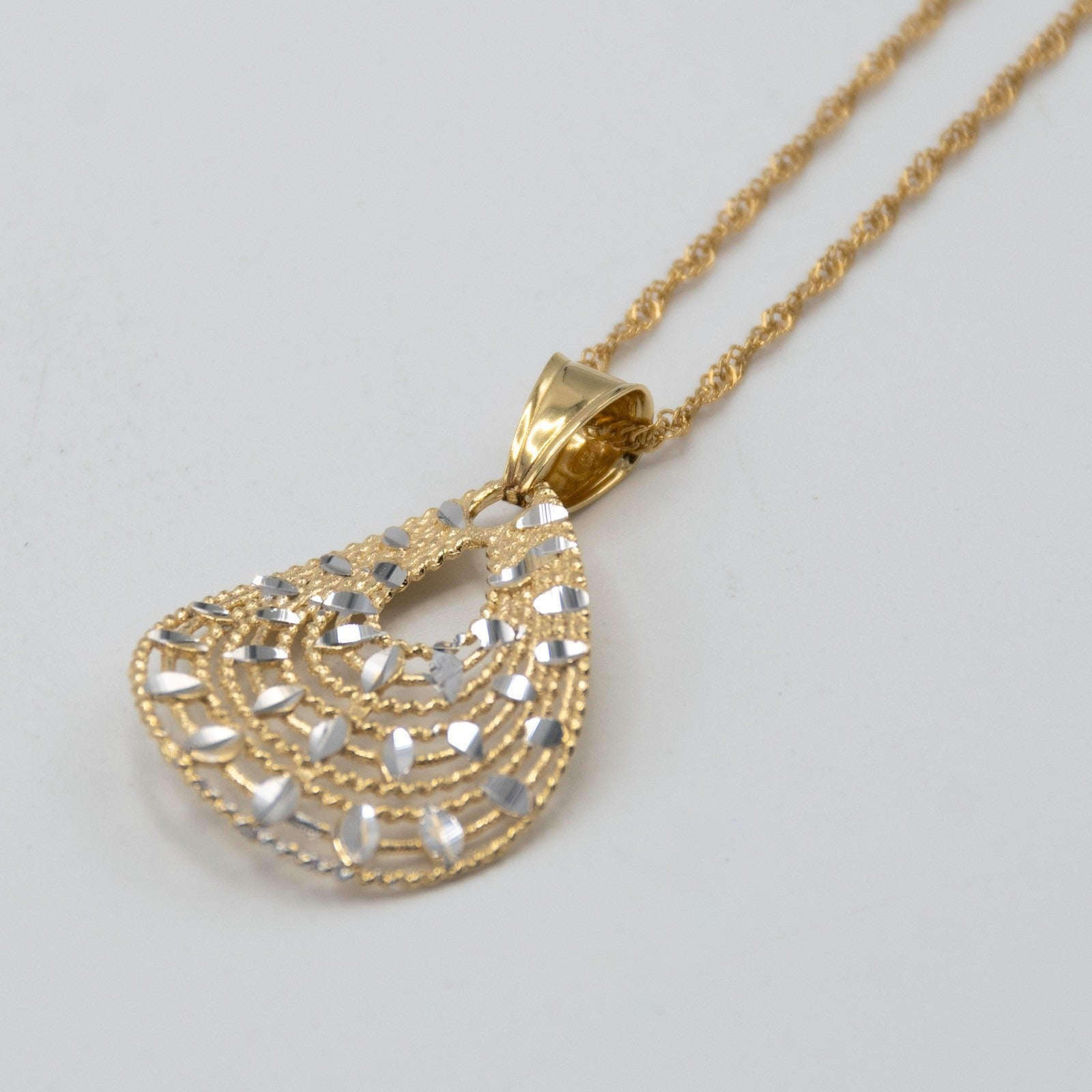Collier femme en or jaune 18 carats 750 / collier en or 18 carats E.2121