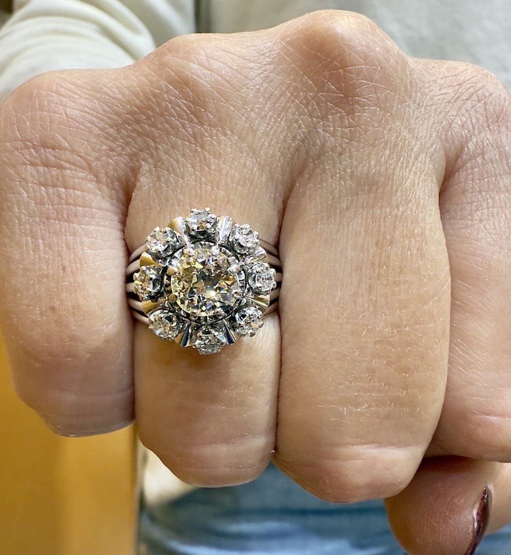 Bague ancienne en or blanc 18 carats et diamants
