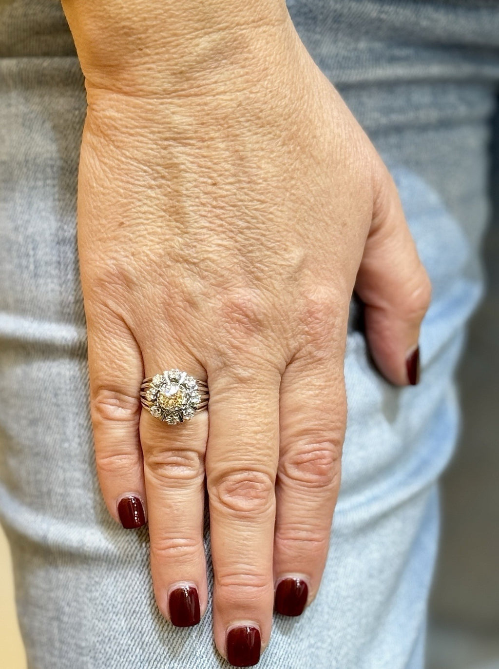 Bague ancienne en or blanc 18 carats et diamants
