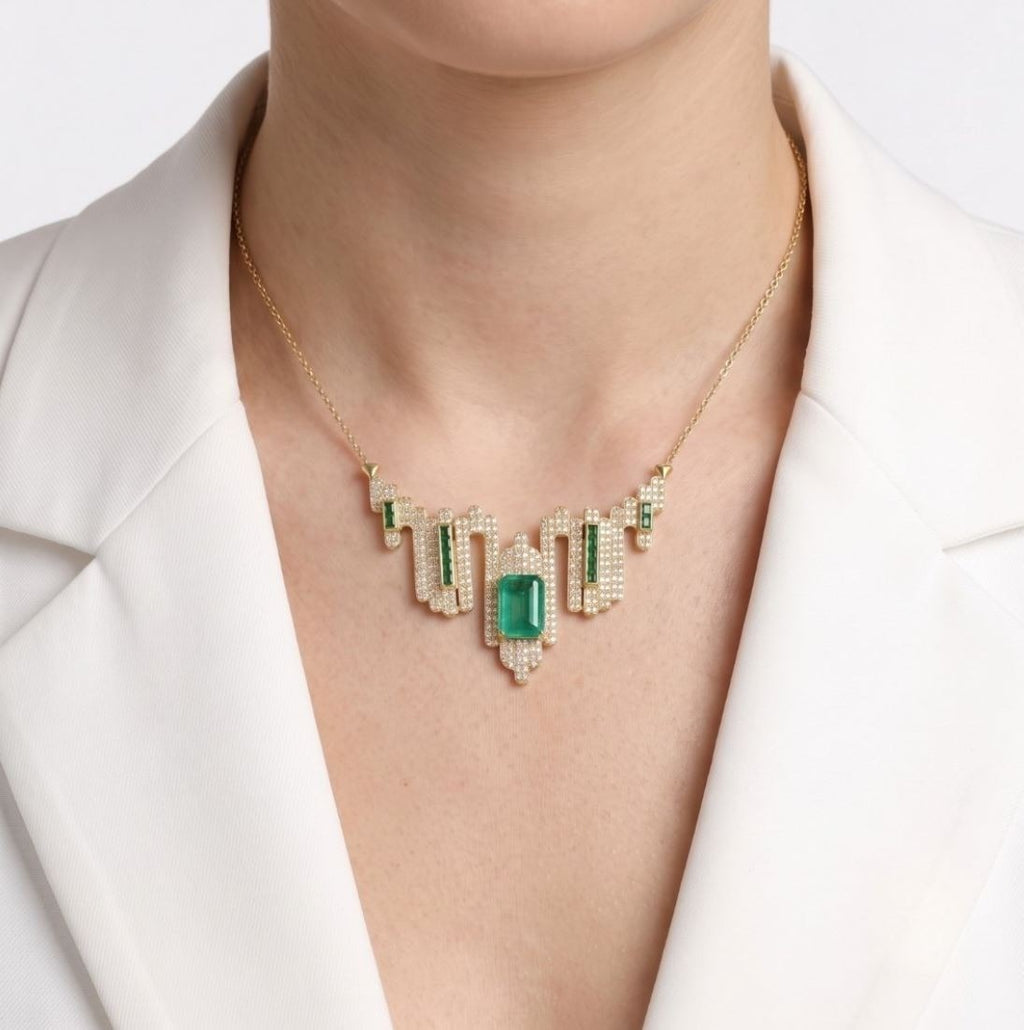 Collier Charm 18K Or Jaune Émeraude Naturelle 5,11 carats Certifié IGI