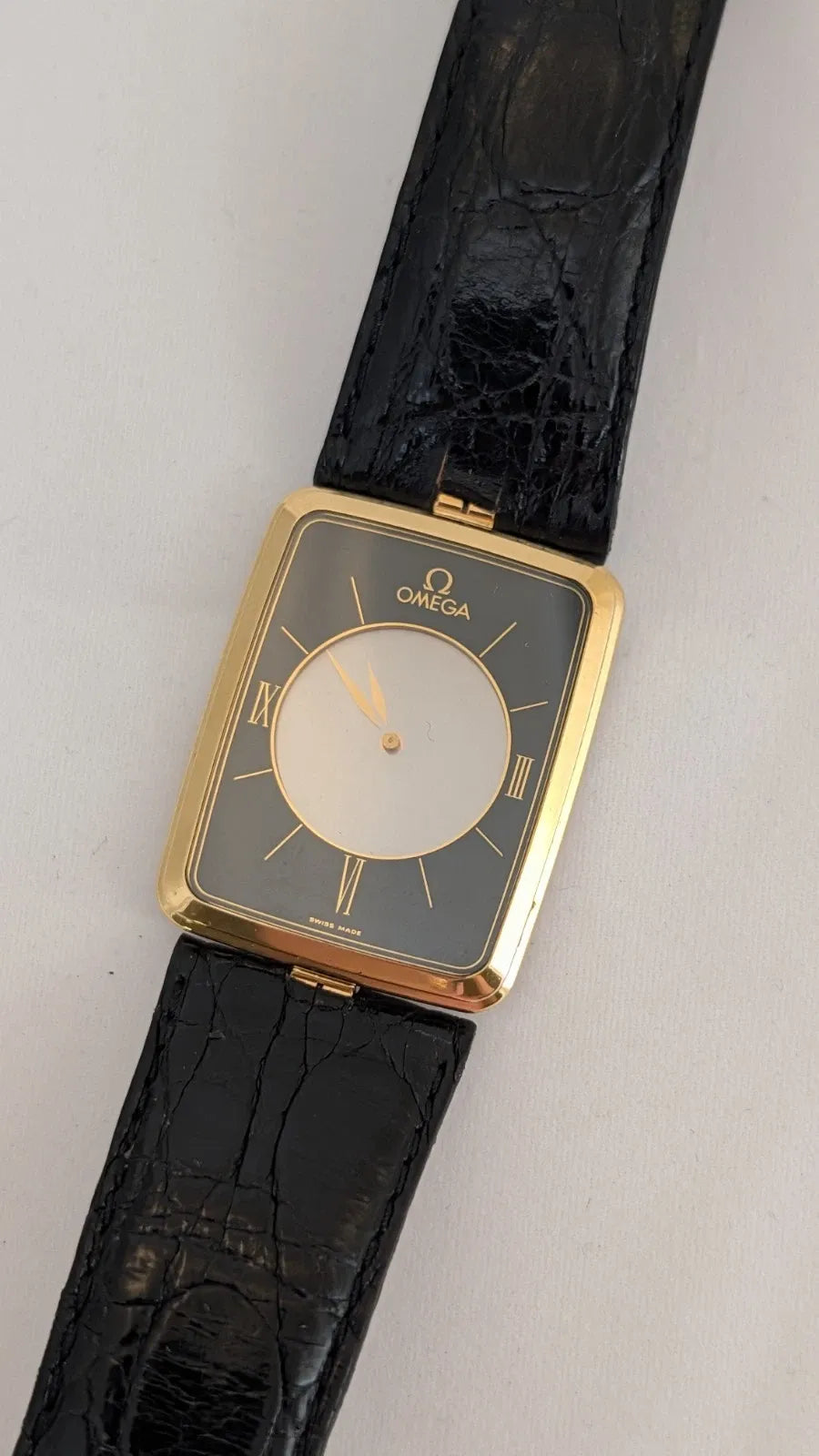 RARE MONTRE OMEGA LA MAGIQUE SCARFACE OR JAUNE 18 CARATS QUARTZ 191.8523-