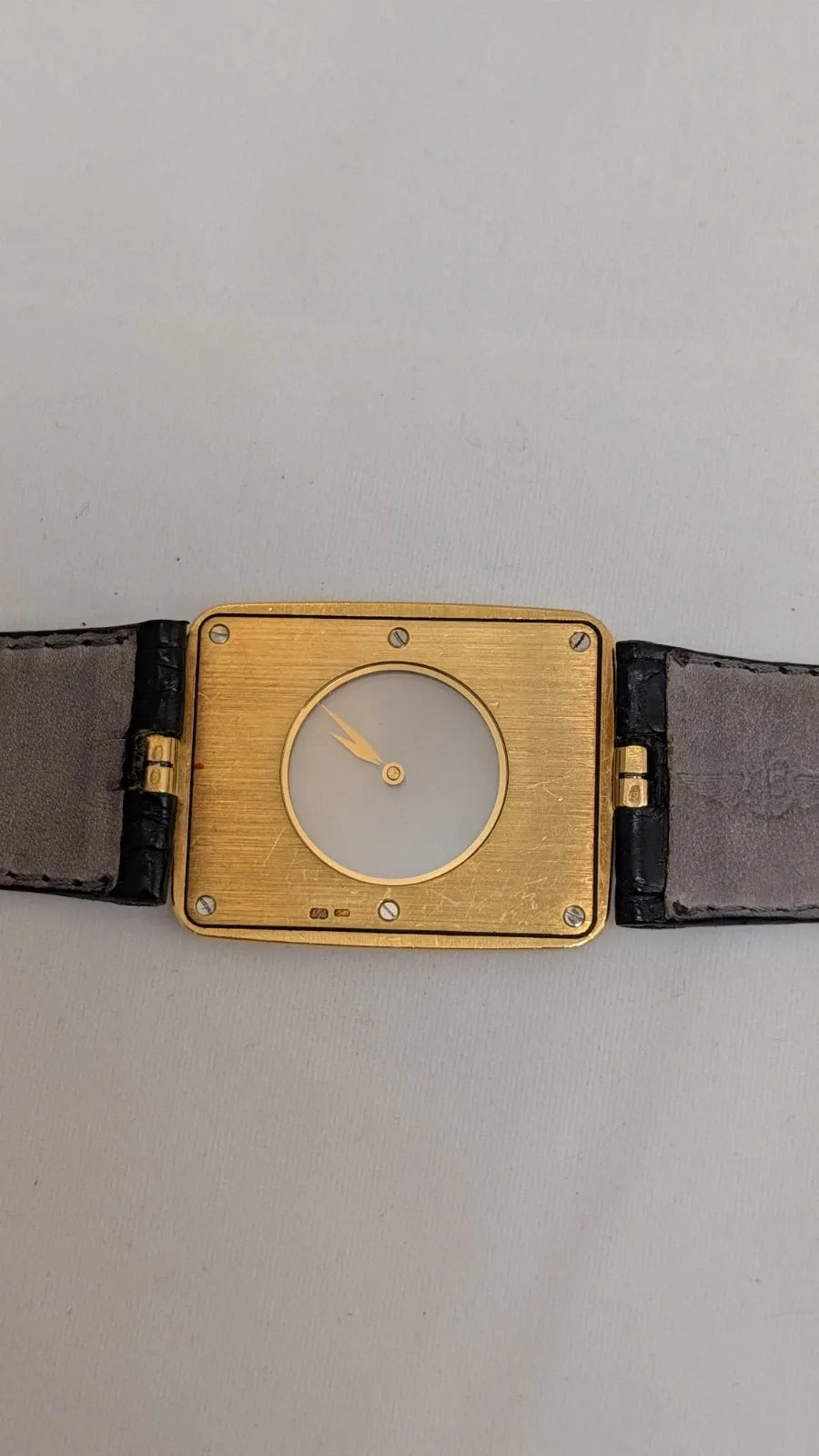 RARE MONTRE OMEGA LA MAGIQUE SCARFACE OR JAUNE 18 CARATS QUARTZ 191.8523-