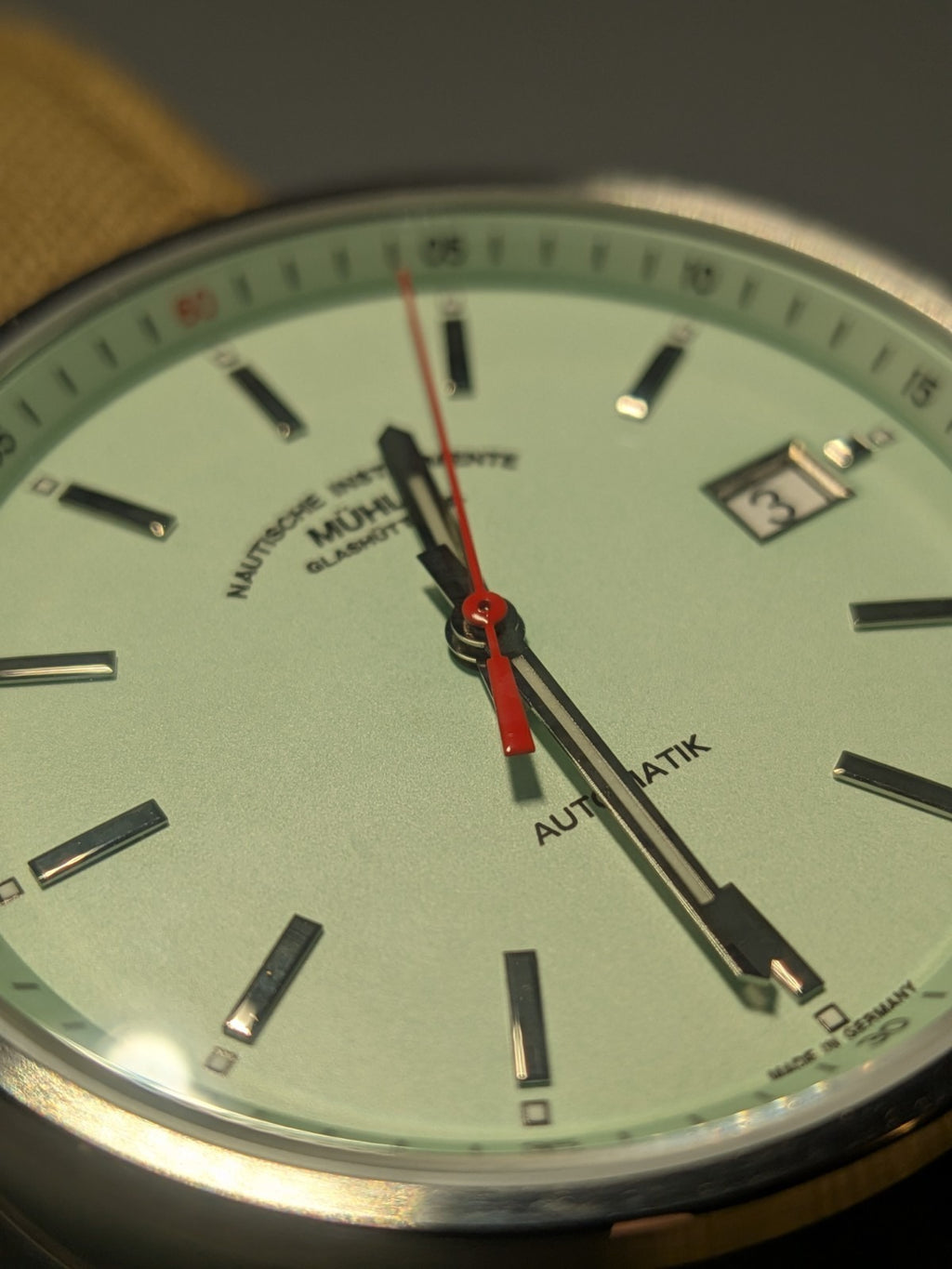 Mühle Glashütte 29ER, état neuf, avec bracelet en toile couleur sable_M1-25-29-CB