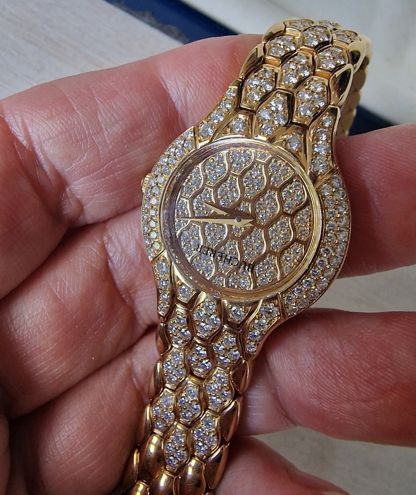 Montre pour femme Bucherer Medea en or jaune sertie de diamants, 1997