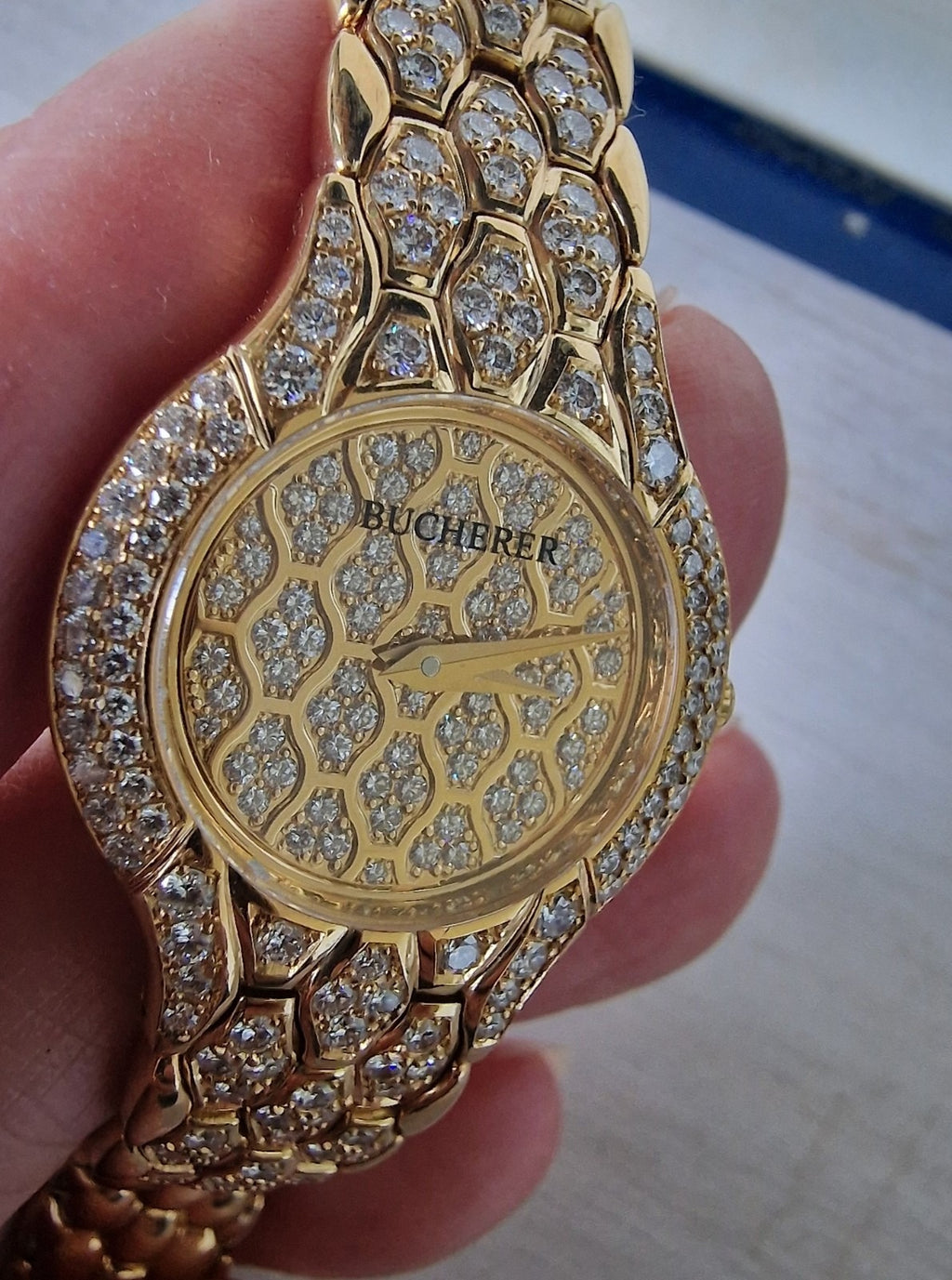Montre pour femme Bucherer Medea en or jaune sertie de diamants, 1997