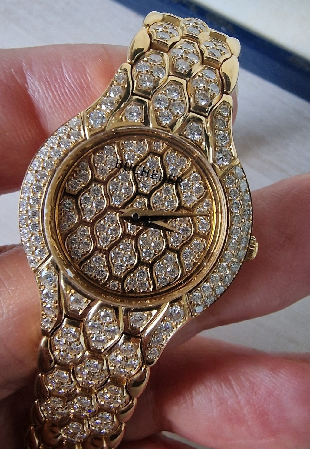 Montre pour femme Bucherer Medea en or jaune sertie de diamants, 1997