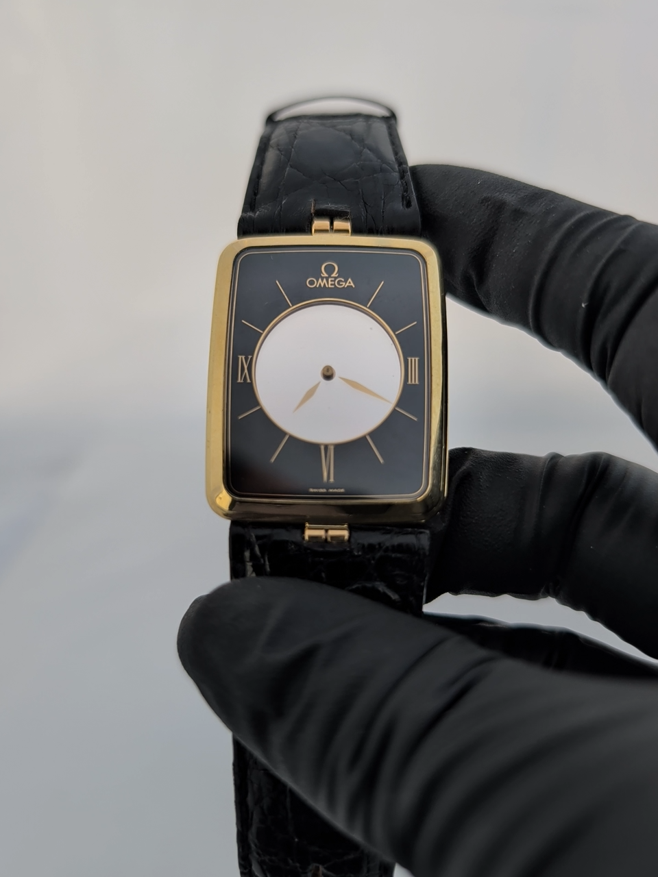 RARE MONTRE OMEGA LA MAGIQUE SCARFACE OR JAUNE 18 CARATS QUARTZ 191.8523-