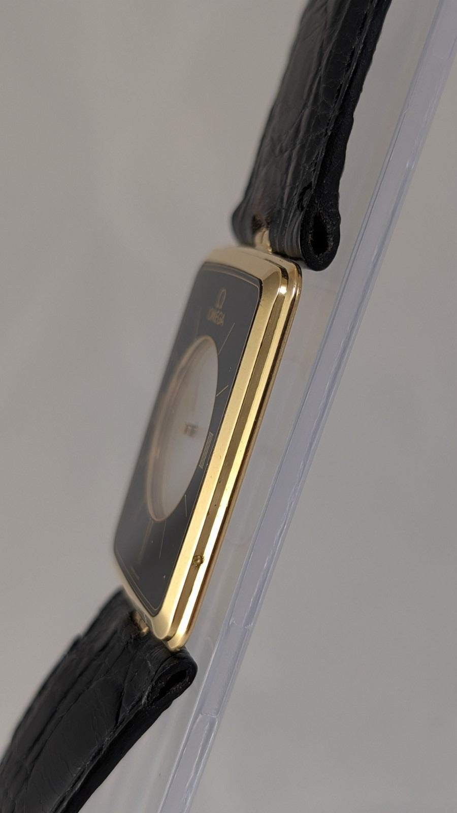 RARE MONTRE OMEGA LA MAGIQUE SCARFACE OR JAUNE 18 CARATS QUARTZ 191.8523-