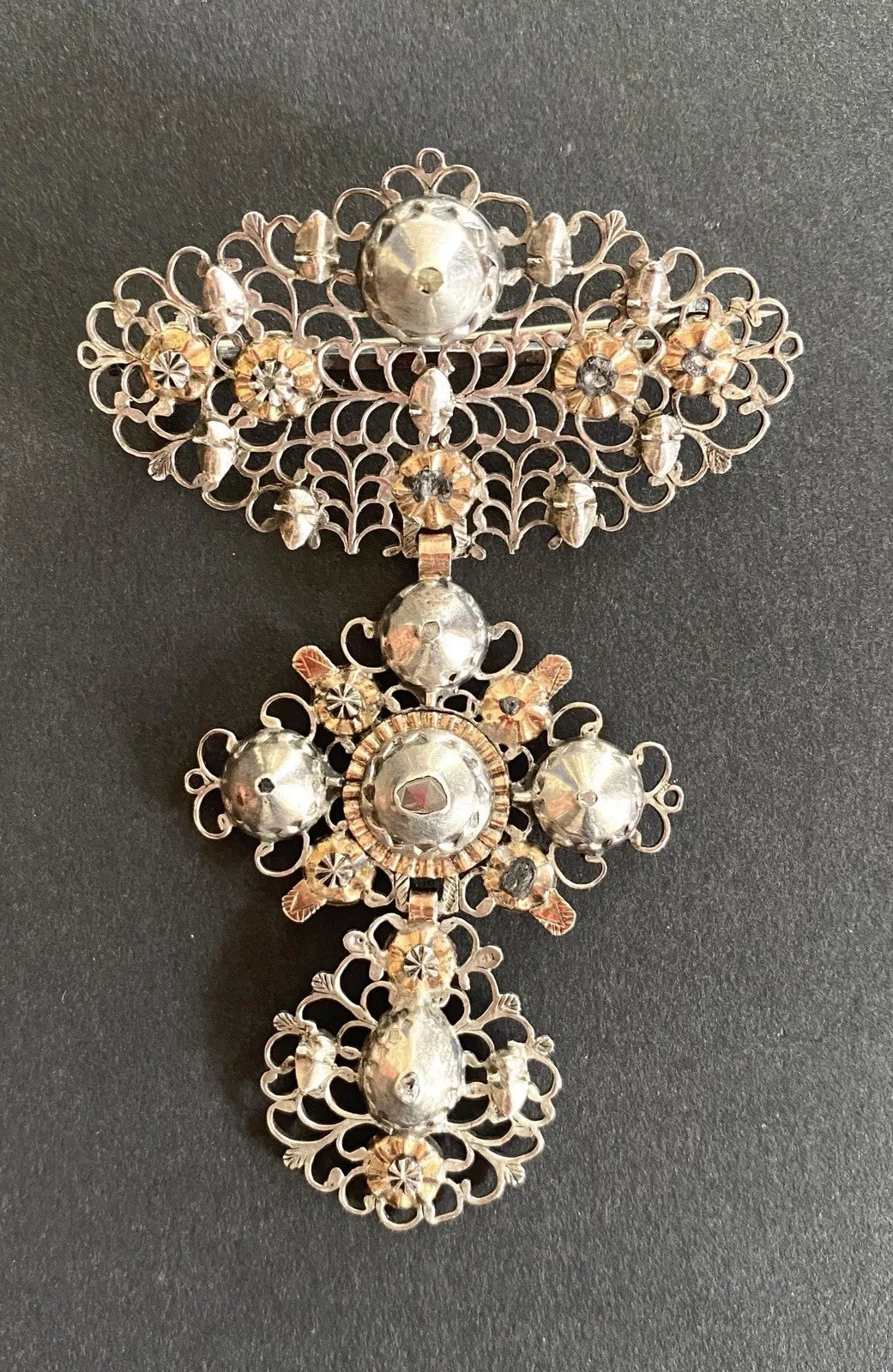 Bijou Début XIX. Croix Papillon Ou Croix Flamande montée En Broche. Argent, Or