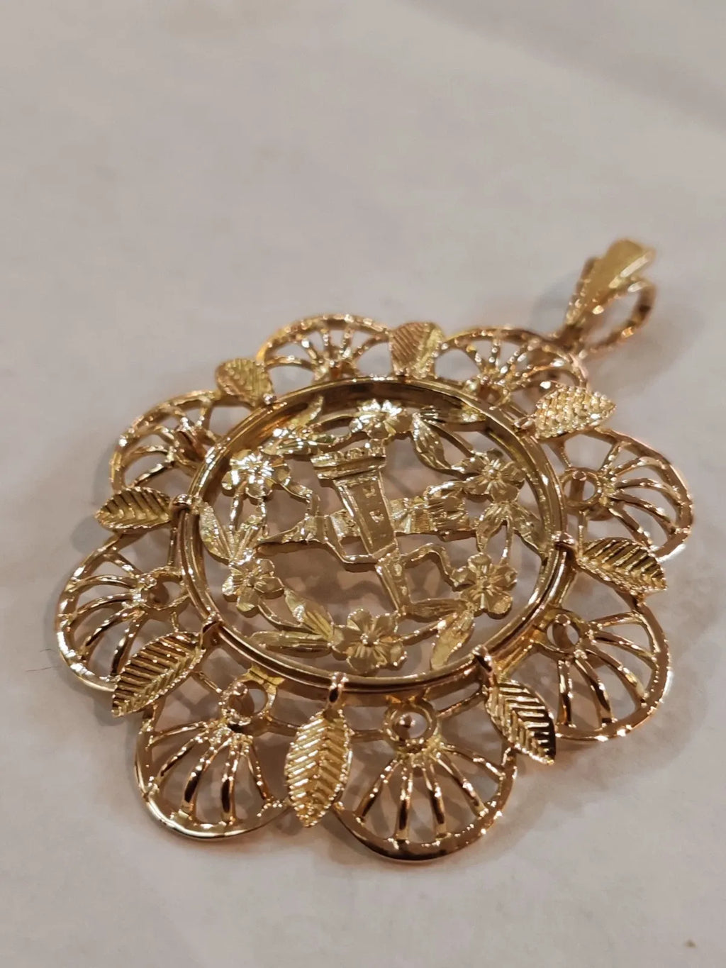Pendentif ancien or jaune 18 carats