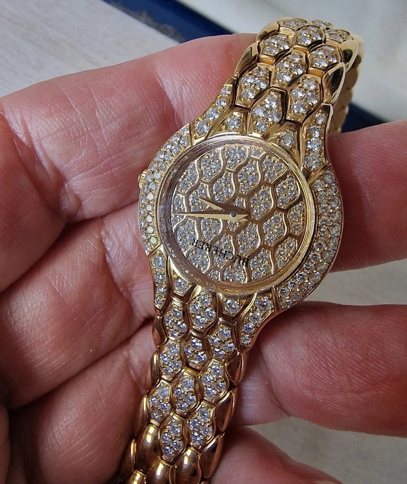 Montre pour femme Bucherer Medea en or jaune sertie de diamants, 1997