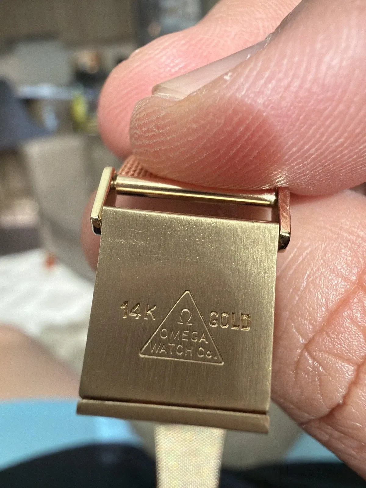 RARE montre vintage Omega carrée en or 14 carats avec bracelet maille (1966, 40 g) 7,5 à 8 po-