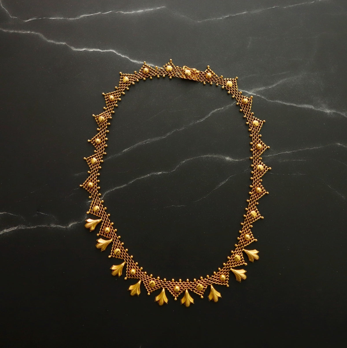 Collier en or 18 carats/ 24,66 grammes/ magnifique pièce