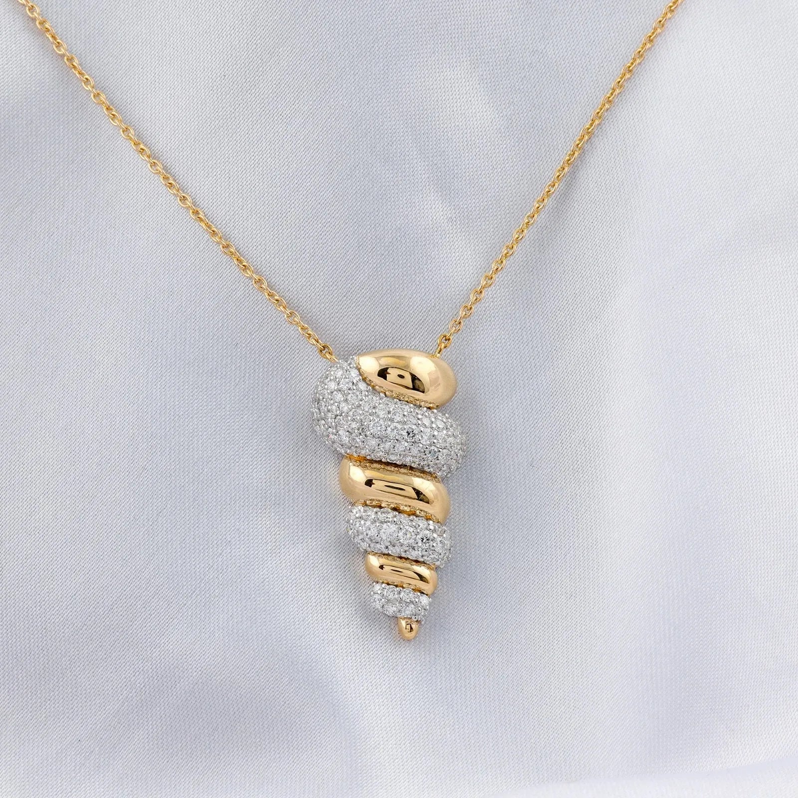 Collier En Or Jaune Massif 18 Carats Avec Pendentif En Diamant SI/H De 1,55 Ct.