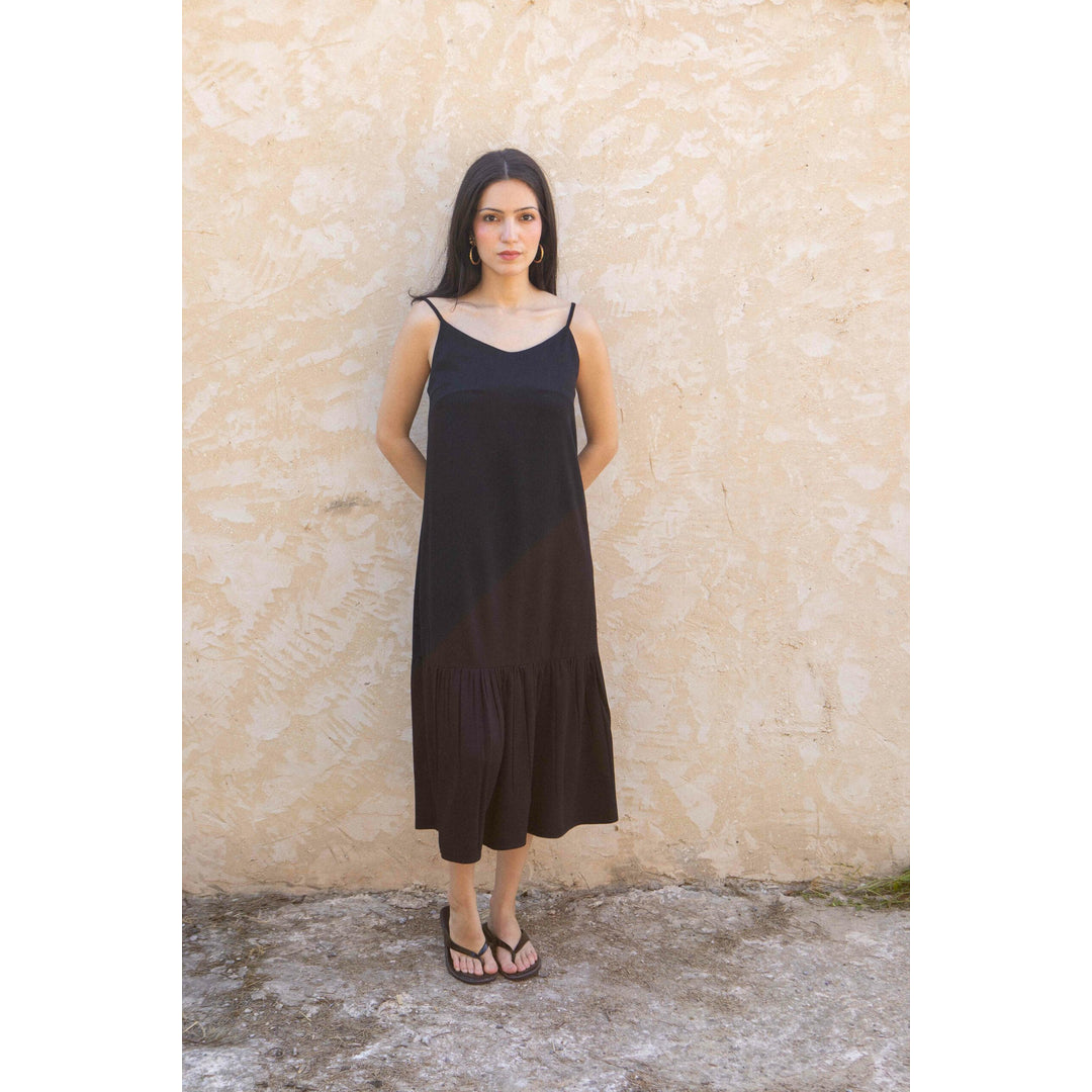 Robe bretelles trapeze viscose col V – visuel 3